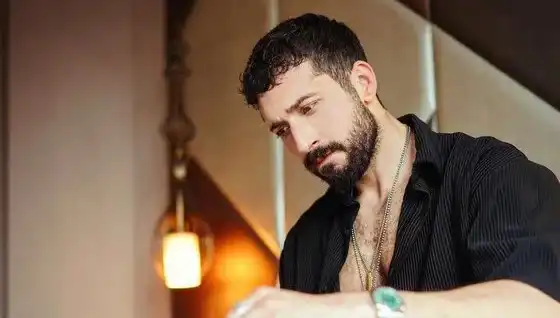 Oyuncu Emre Bulut’a Şok Suçlama: Sahte Komiserle Araç Kaçırdı mı?