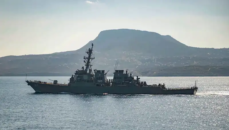 ABD'nin Yunanistan Adımında Püskürtme Stratejisi: Donanma Üssü Kaleye Dönüştürüldü