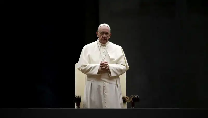 ** Kapıcılıktan Vatikan’a: Francis’in Hayatı ve Dönüştürücü Liderliği**