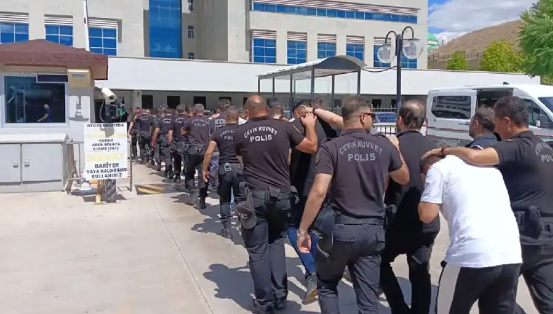 Ankara'da Tehditler Sofrası: Haraç Çetesine Operasyon ve Avukatların İlişkisi