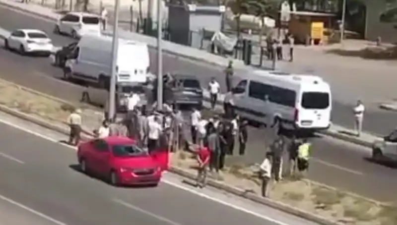 Yolun Karşısına Geçen Yayaya Otomobil Çarptı: Yaşanan Kazanın Detayları