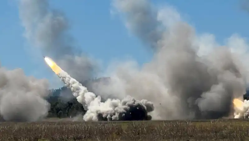 Avustralya'nın Askeri Gücüne Güç Katan İlk HIMARS Atışı Gerçekleştirildi