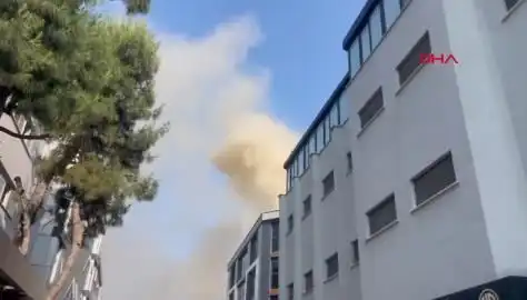 İstanbul'da 4 Katlı İş Merkezinde Yangın: Ekipler Seferber Olmuş Durumda!