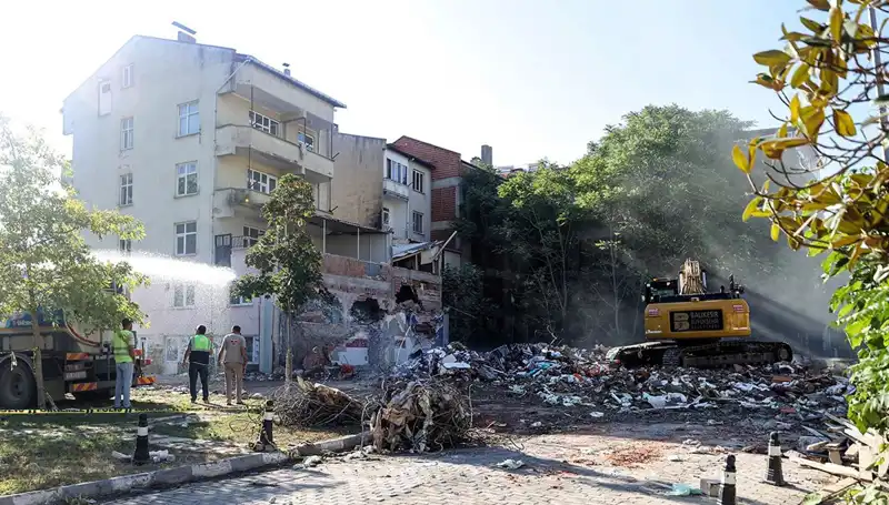 Sındırgı’da Deprem Korkusu Sürüyor: Artçılar Neden Bitmiyor?