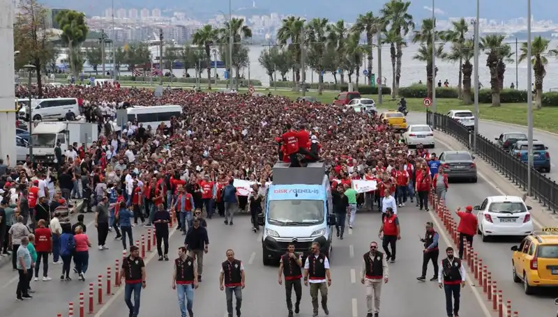 İzmir’de Grev Gündemi: Hak Mücadelesi Dört Günü Geçti