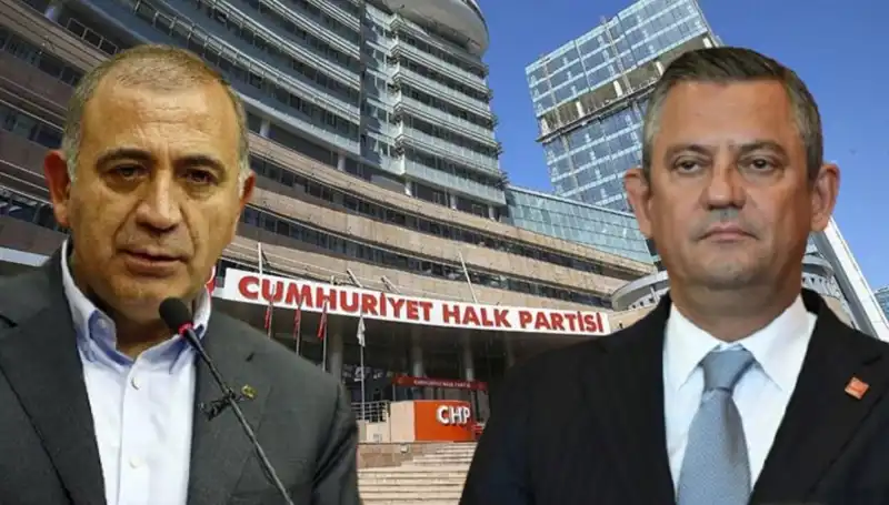 CHP’nin kuruluş töreninde büyük buluşma: Tekin, Özgür Özel ile sahnede!