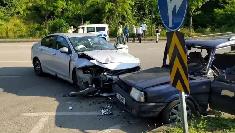 Görele'de Şok Eden Kaza: Sürücü Araç Camından Fırladı