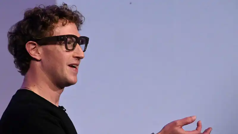 Yapay Zeka Destekli Yeni Gözlük: Zuckerberg’in Dijital Geleceğe Dönüşü
