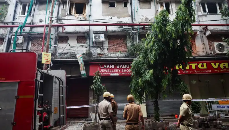 Hindistan'daki Otel Yangını: 15 Hayat Kaybı ve Korkunç Sahaneler