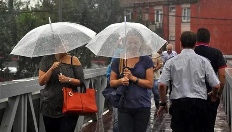 Beklenen Sıcaklık ve Sağanak Yağış Uyarısı: Hava Durumu Ne Zaman Değişecek?