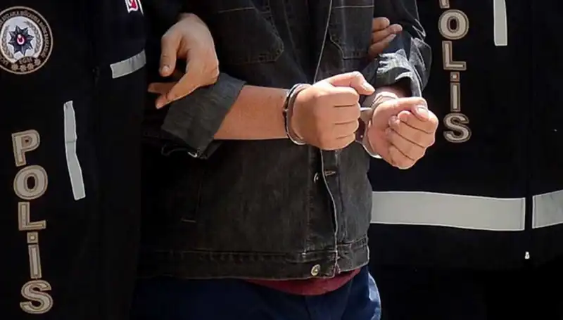 Kayseri'de Düzenlenen Yasa Dışı Silah Operasyonunda İki Zanlı Yakalandı