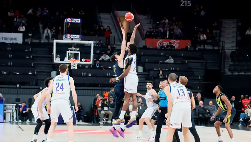 Anadolu Efes, Panathinaikos ile Zorlu Maçta Karşılaşıyor!