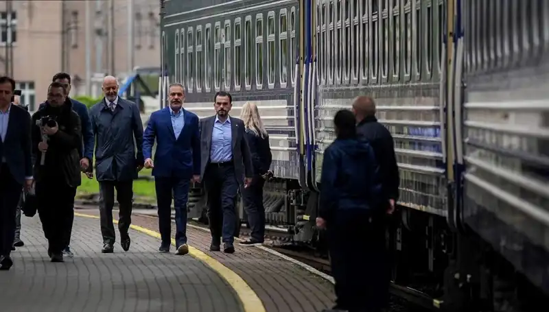 Dışişleri Bakanı Fidan, Ukrayna İlişkilerini Güçlendirmek için Önemli Temaslarda Bulundu