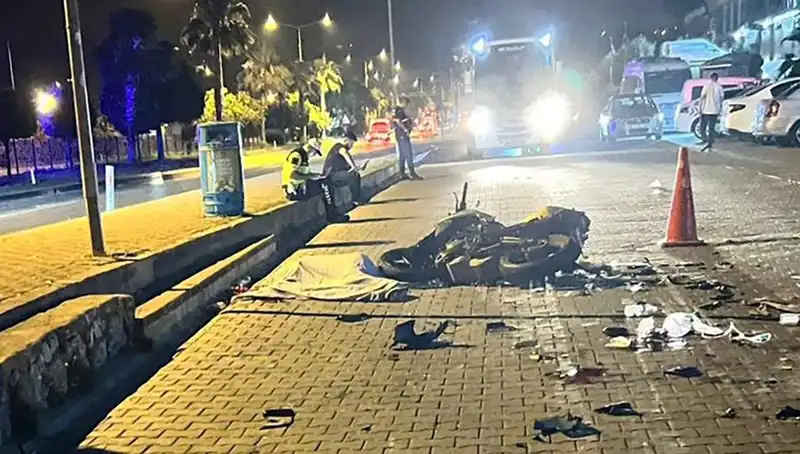 Alanya’da Motosiklet Kazası: Üç Yaralı, Durumları Ağır!