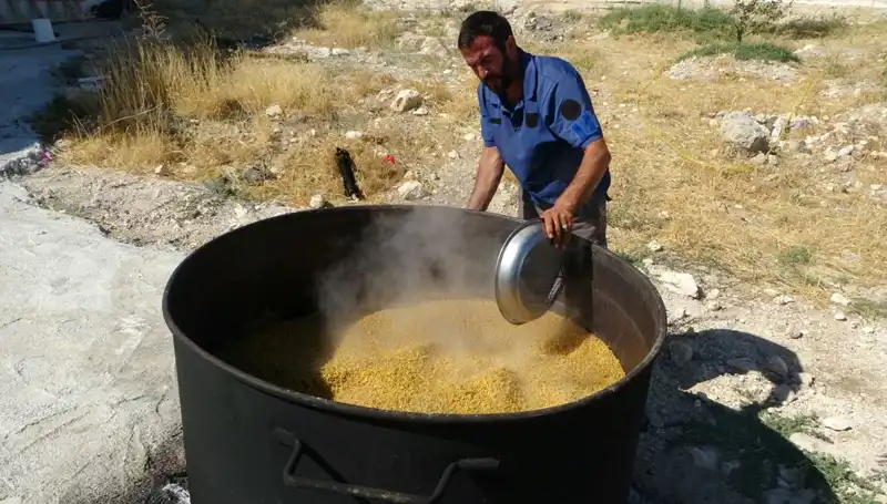 Her Yıl Geleneksel Festivallerin Başlangıcı: Kazanlar Kaynamaya Başladı