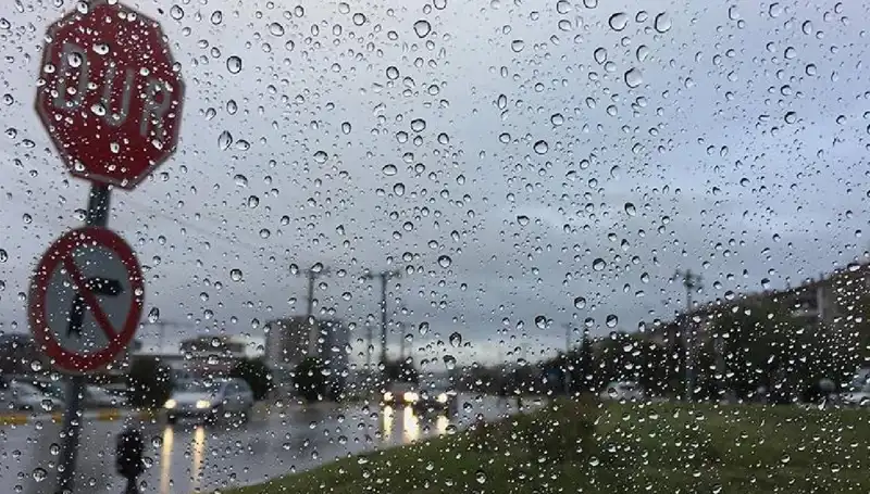 Meteoroloji'den Uyarı: 20 İlde Sıcaklık Düşüyor, Sağanak Yağış Kapıda
